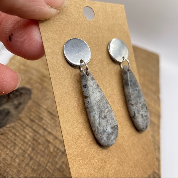 Hanging Teardrop Gray Flaked Jasper Studded Back Earrings - Picture 6 of 6